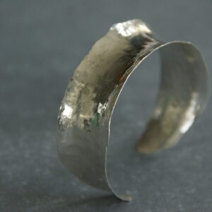 Anticlastic Cuff